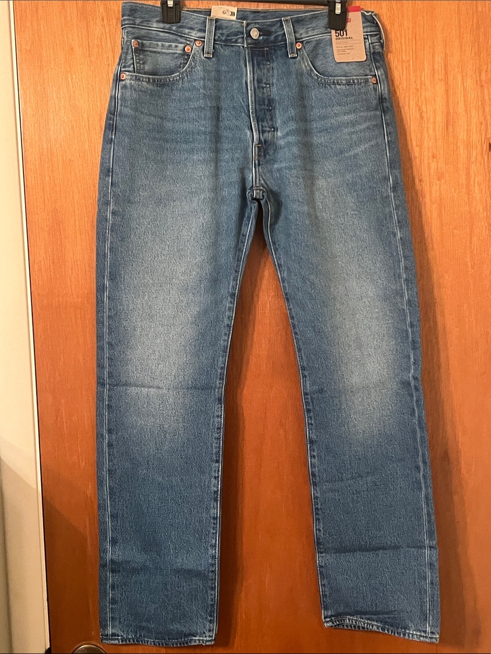 Levi’s 501 Original Men’s Jeans Medium Wash Blue (On my Radio) Sz 32x32 MSRP:$85